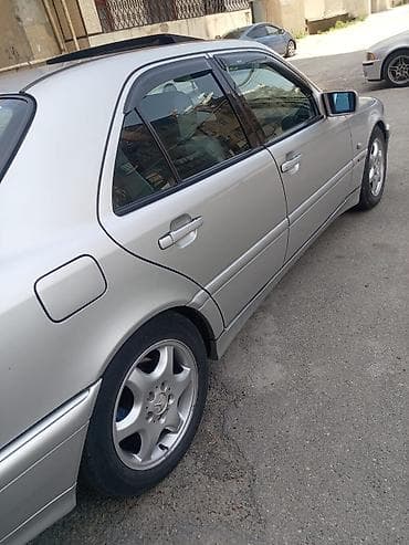 mercedes 2.4: Mercedes-Benz C 240: 2.4 l | 1998 il Sedan — 4