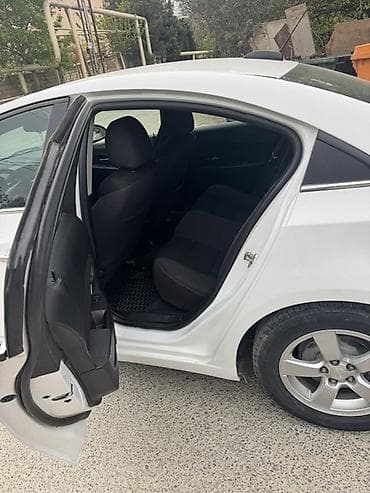 cruze qapi: Chevrolet Cruze: 1.4 l | 2014 il 282000 km Sedan — 6