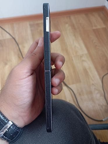sade ekran: Samsung Galaxy Z Flip 5, 256 GB, rəng - Qara — 4
