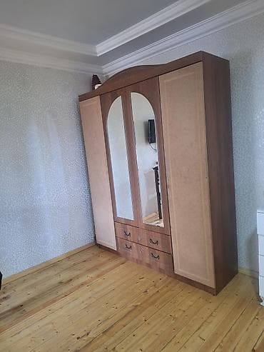 4 qapılı, Güzgülü, Qəhvəyi, Digər material, Açılan, Düz dolab