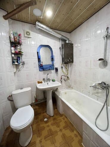 9 ci mikrorayon satilan evler: Bakı, 3 otaqlı, Köhnə tikili, m. Neftçilər, 80 kv. m — 15