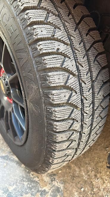 opel astra 1995: Bu, boz rəngli, 15x7 ölçülü yüngül lehimli avtomobil diskidir. Diskin — 3