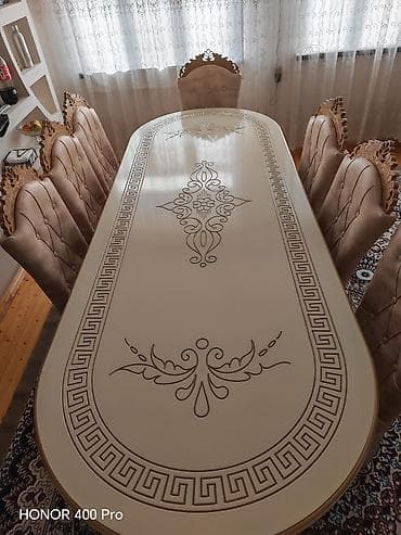 Qonaq otağı üçün, Yeni, Açılmayan, Oval masa, 8 stul