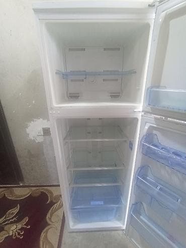 İşlənmiş 2 qapılı Beko Soyuducu Satılır, rəng - Ağ, Təkərli — 4