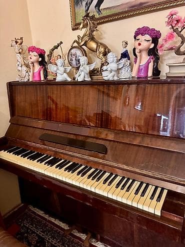 Akustik vertical piano - Korpus: klassik qəhvəyi taxta faner üzlük