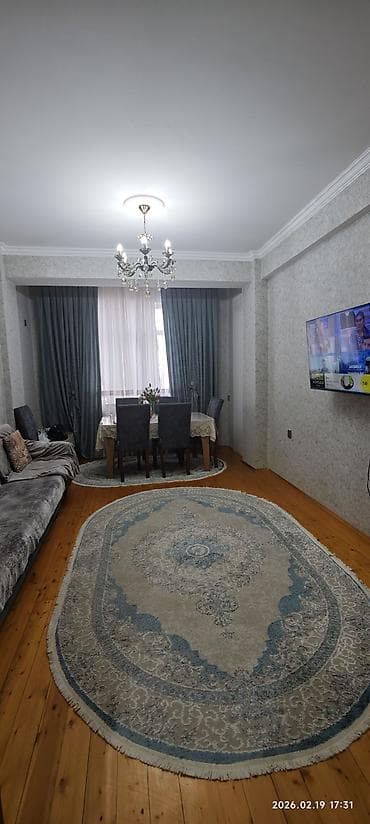 qonag otagi mebel: Lökbatan qəsəbəsinin düz mərkəzində bina evi satılır. Yaxınlıqda — 2