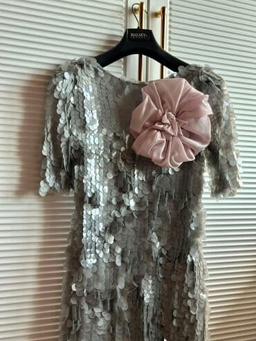 boz rəngli karandaş ətək: Atelyede 200 azne tikilib,hec geyinilmeyib,s ve m razmere uygundu — 4