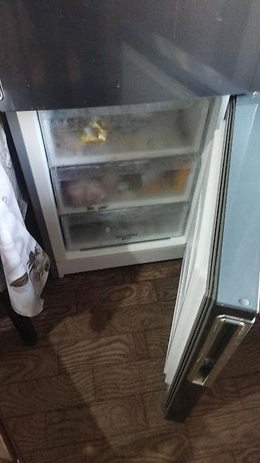 dentin pasta: İşlənmiş 2 qapılı Hotpoint Ariston Soyuducu Satılır, rəng - Gümüşü — 2