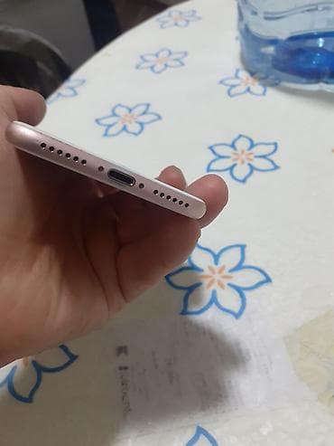 inter m: IPhone 7, 32 GB, Rose Gold, Barmaq izi — 7