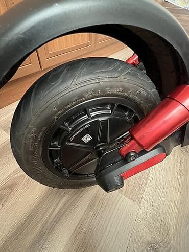 elektirikli skutur: İşlənmiş Elektrik samokat 10", 751 - 1000 Vt, 36 - 45 km/s, Ödənişli çatdırılma — 10