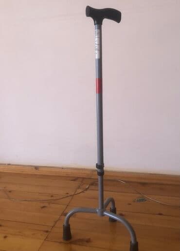 Üç ayaqlı çəlik