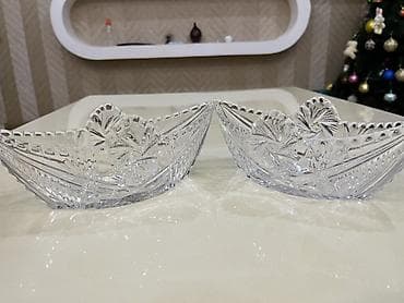 şuşə butulka: Şəffaf kəsmə naxışlı şüşədən 2 ədəd meyvə/şirniyyat qabı dəsti. - — 2