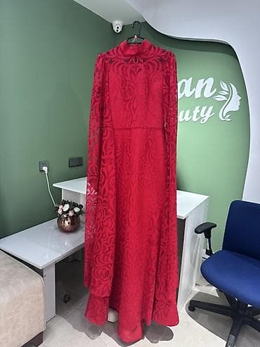 Qırmızı uzun don - Model: tam uzun, A-kəsimli, axıcı siluet - Rəng