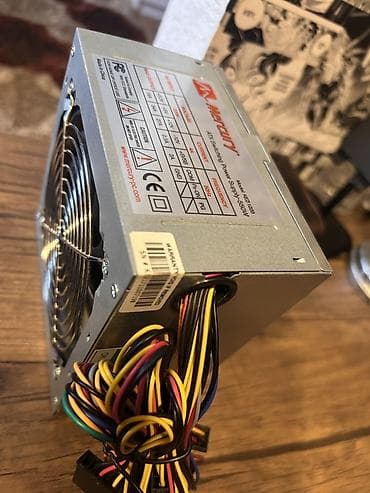 Monitorlar: Qida bloku 550 W — 4