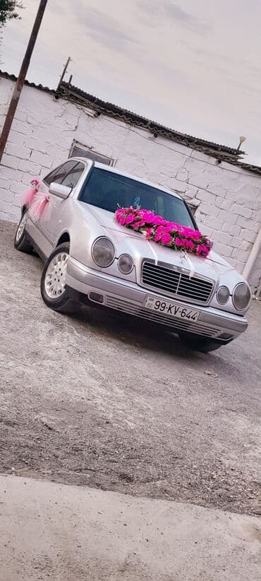 7 yerlik avtomobillər: Mercedes-Benz 200: 2 l | 1995 il Sedan — 1
