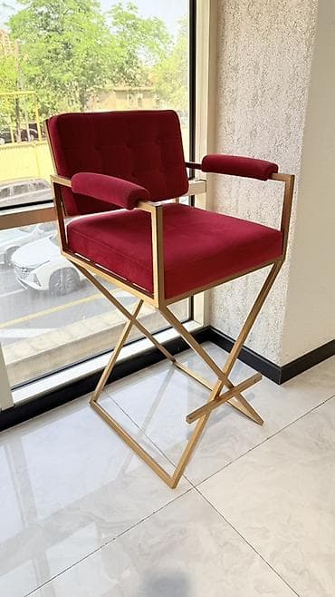 Qızılı metal karkaslı, yüksək oturacaqlı kreslo - Rəng: bordoya çalan