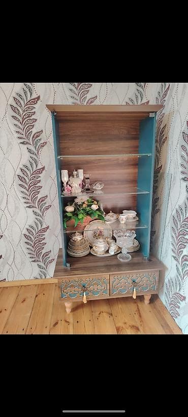 çəki daşı: Açıq dolab vitrini — 2