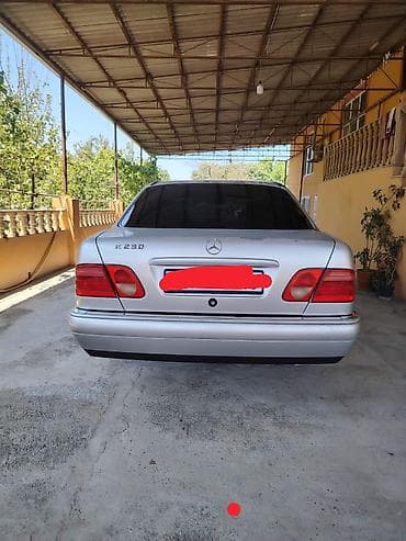 Mercedes-Benz E 230: 2.3 l | Sedan