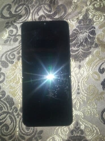 телефон fly белый: Salam telefonun heç bir problemi yoxdur ekranda ləkə var ləkənin — 1