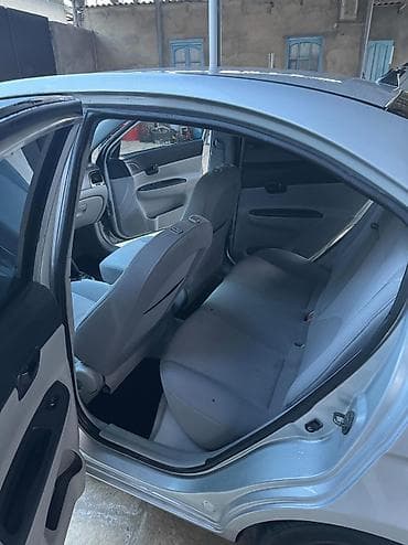 chat satisi: Hyundai Accent: 1.5 l | 2007 il Sedan — 9