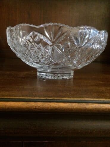 2 ededi 40man.Gedimi sovet xrustal vazalar(rusiya).Hem konfet gabi