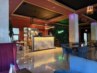 razinde iş: Ofisiant tələb olunur, Restoran, Gündəlik ödəniş, 18-29 yaş, 1 ildən az təcrübə — 1