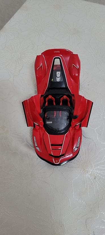 Ferrari: Model maşın – qırmızı superkar kabriolet - Material: metal korpus + — 5