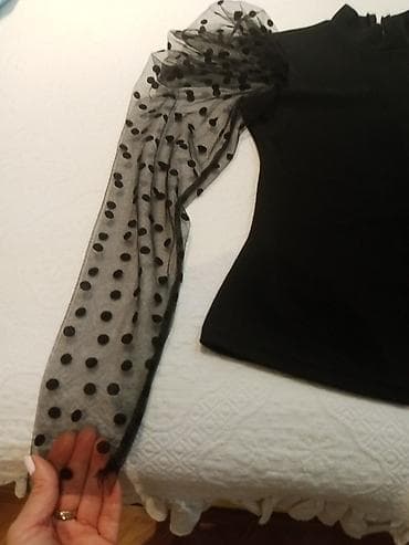 Qara bluz – SHEIN, ölçü M (EUR M/USA M) qolu tullu.
Moskvada almışam — 3