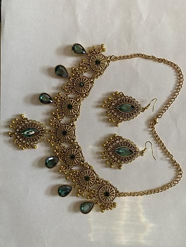 Сумки: Qiymət 5-10-15-20 Manat Aralığı Ünvan 28 May Zümrüd daşlı zərgərlik — 2