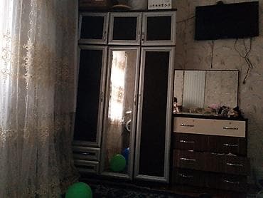 Yataq otağı dəsti – şkaf və komod - Üç qapılı iri şkaf: ortada tam