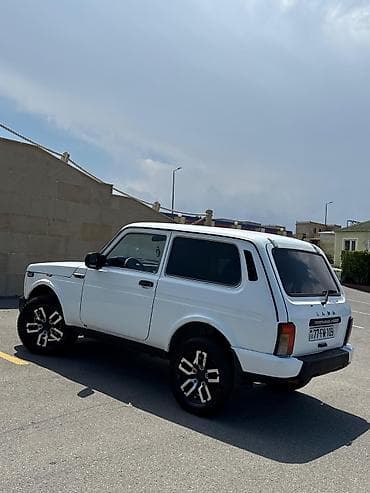 bmw satilir: VAZ (LADA) 4x4 Niva: 1.7 l | 2012 il 168850 km Ofrouder/SUV — 2