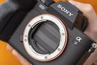 Sony Alpha a7 IV(A7) full‑frame güzgüsüz fotoaparat gövdəsi. - 35 mm