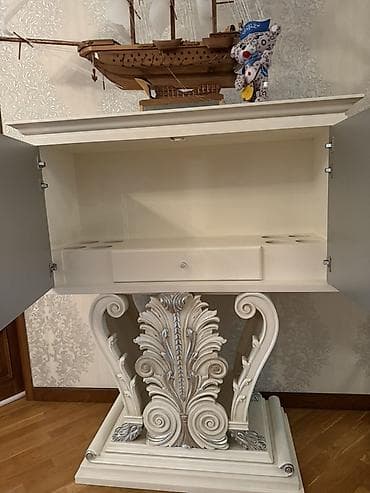 resm desti: Klassik bar şkafı və TV güzgü-ramka panel dəsti - Dizayn: Neoklassik — 2