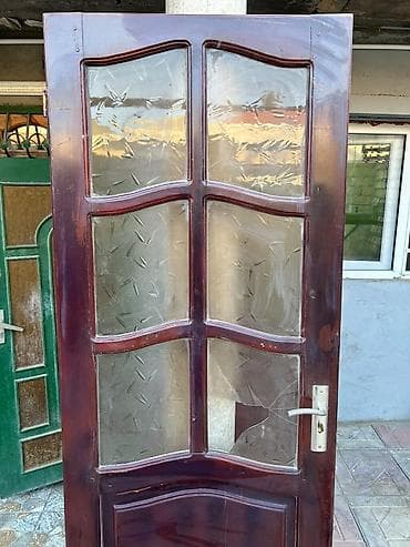 Şüşəli taxta otaq qapısı - Material: möhkəm taxta karkas, tünd — 1