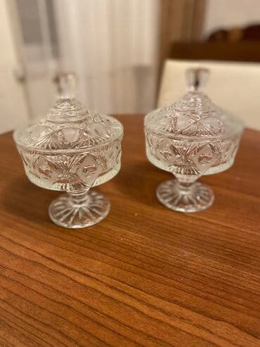 Xrustal qend qabılar 2 eded, qiymet ikisine aiddir