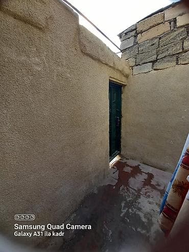 binəqədi gülüstan: Ev Dunya market ilə üz-üzə məhlədə yerləşir.Dayanacağa və 20 sahəyə 3 — 7
