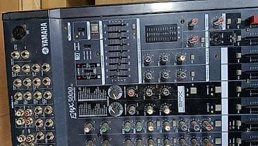 midi klavye: Yamaha EMX5000-12 powered mikser - 12 kanallı miksaj pultu: hər — 2
