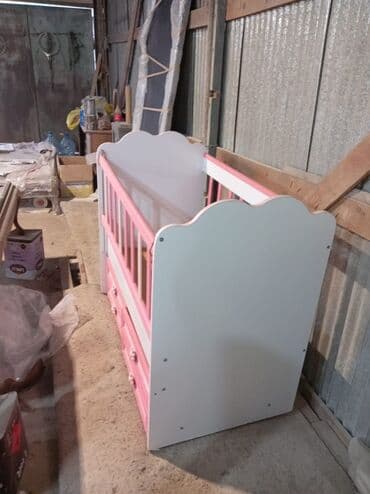 Qız üçün, Dördbucaq, Beşik, Dəstsiz, Matrassız, Yellənmə mexanizmsiz — 1