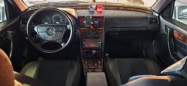 mercedes benz 208 d: Mercedes-Benz C-Class: 2.3 l | 1999 il Sedan — 6