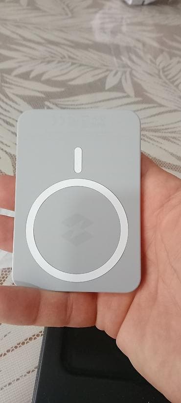 iphone aux kabel: Powerbank < 5000 mAh — 1