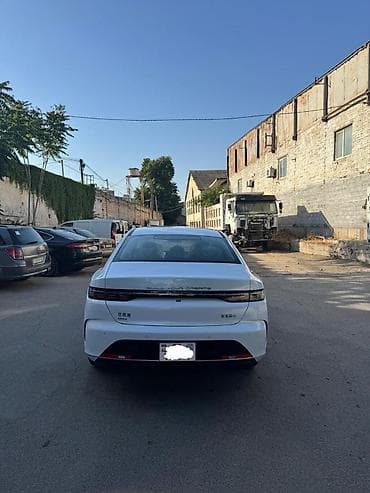 BYD Qin Plus DM-i sedan - Yanacaq növü: Plug-in hibrid (DM-i) -