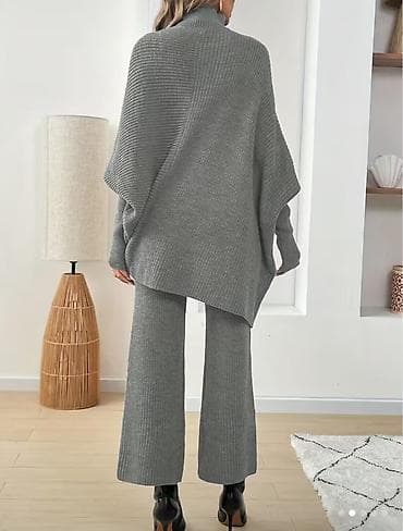 moskva univermagi qızıllar: İki hissəli qadın trikotaj dəst
Yenidir, geyinilməyib — 2