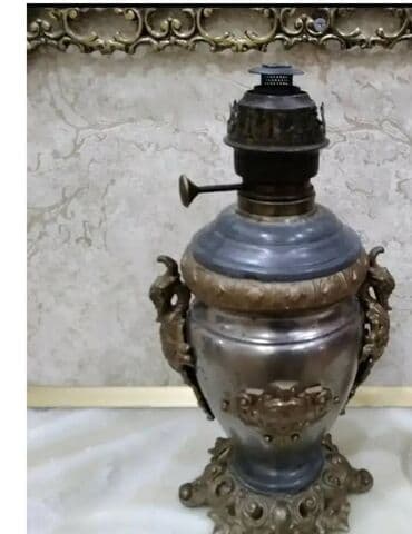 qedimi divar saatlari: Antik kerosin lampası — 1