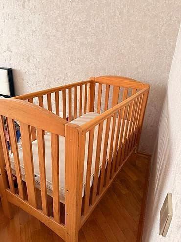 nerdivan satilir: Oğlan və qız üçün, İşlənmiş, Dördbucaq, Beşik, Dəstsiz, Matras ilə, Yellənmə mexanizmsiz — 2