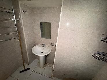 berdede satilan evler: Ev her kese verilir .oglanlara, qizlara, aileye.ev metroyla arasi 3 — 10