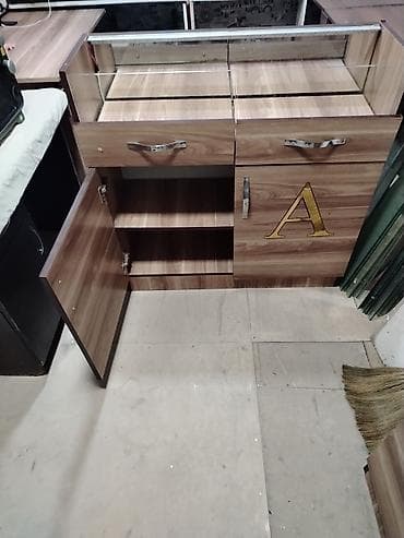 masa nerj: Vitrinli kassir/recepsion stolu – ağac teksturalı laminat - Üst — 4