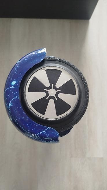 electro gitara: Hovərbord – 6.5" təkərli, “kosmos” dizaynlı gövdə və LED işıqlar - — 3