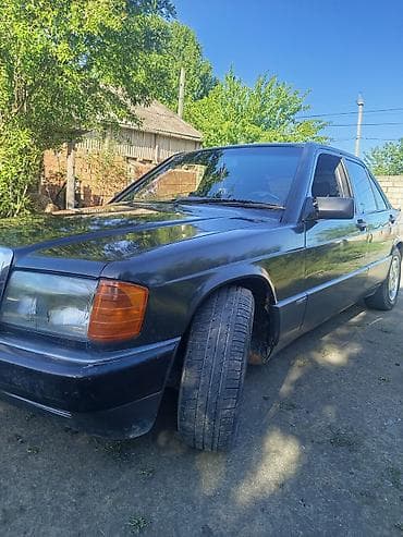 priora satışı: Mercedes-Benz 190 (W201) sedan - Kuzov: qara rəng, 4 qapı, klassik — 4