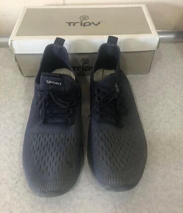 Tripy brendinin kişi idman krossovkaları - Rəng: tünd boz/qara - Üst