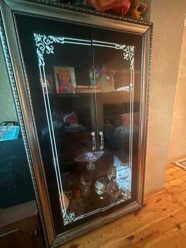 işlənmiş vitrin: Şüşəli dolab vitrini — 1